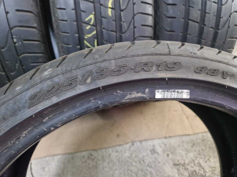 4 Pirelli R19 225/35
летни гуми
DOT2918