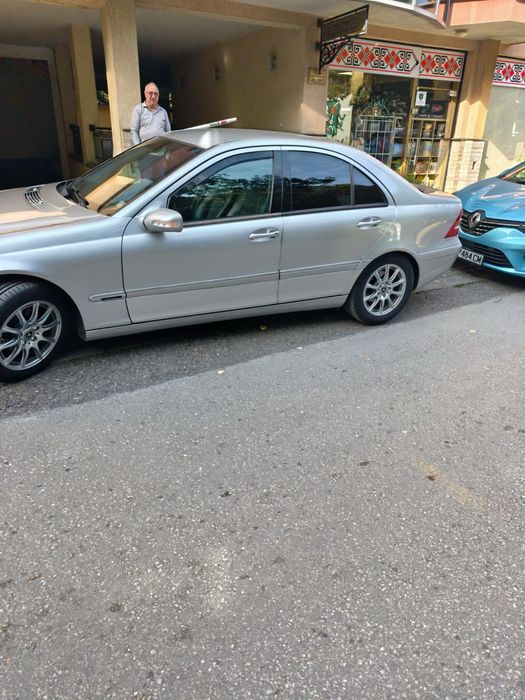 Mercedes C 200 Kompressor 163 к.с. | Газ/Бензин | Кожа | GPS | Парктроник | 2 комплекта гуми