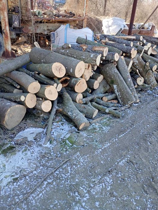 Предлагаме дърва за огрев