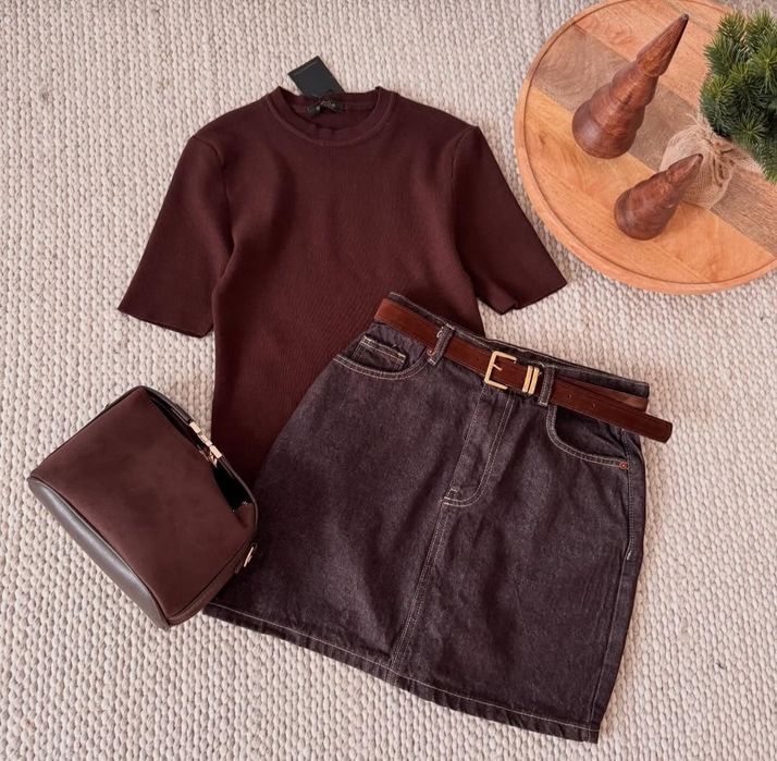 Къса дънкова пола с колан