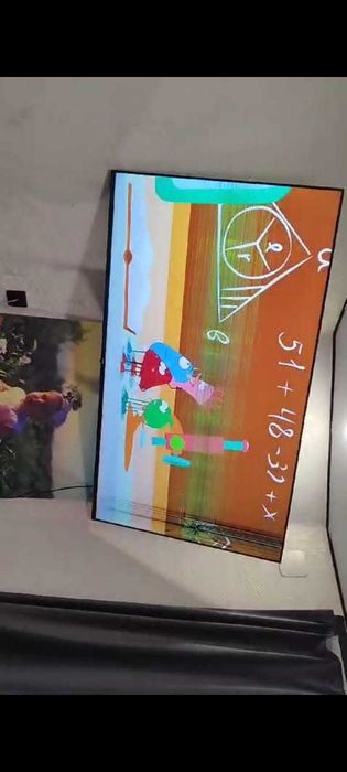 Телевизор LG. Ударили по экрану