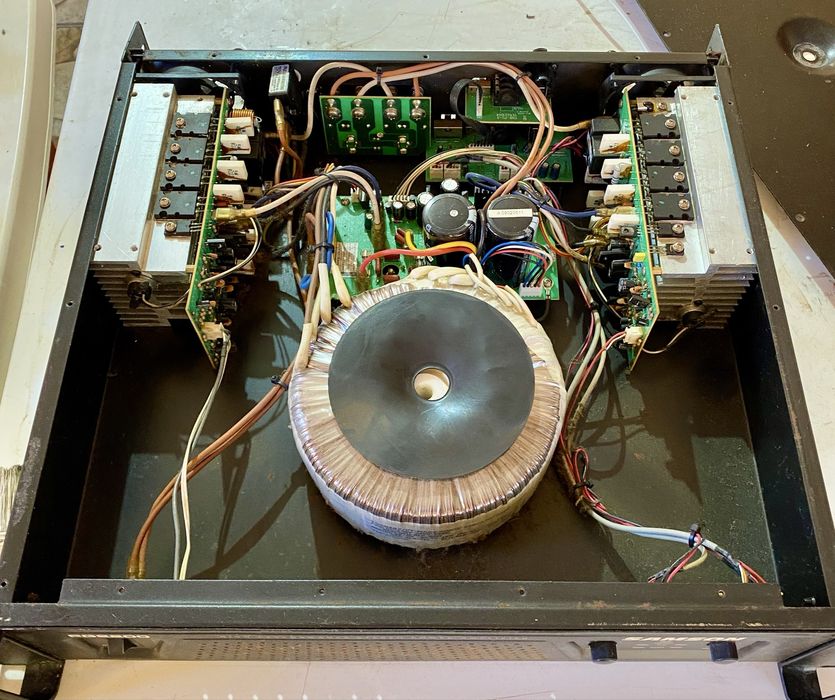 усилвател SAMSON  pg 2200