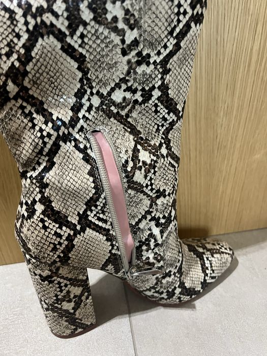 Змийски кожени ботуши Zara