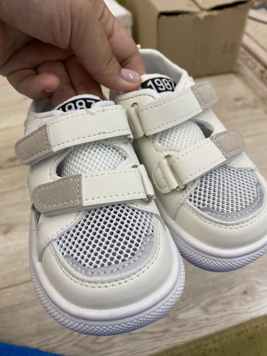 Классные детские кроссовки летние