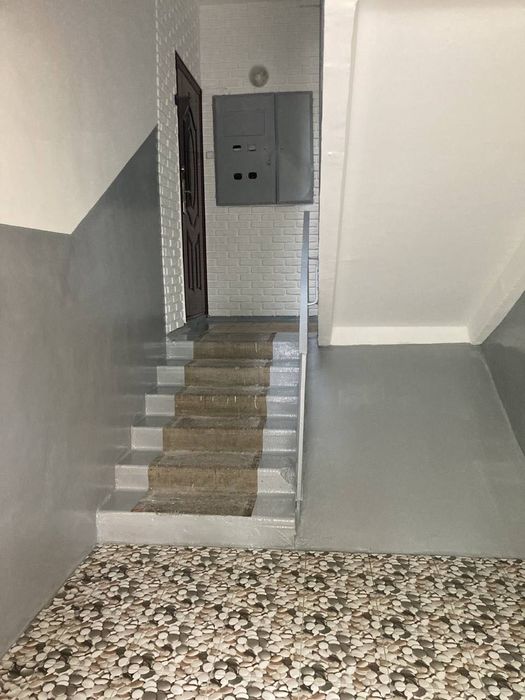 Продается своя квартира 1 этаж на Юнусабаде