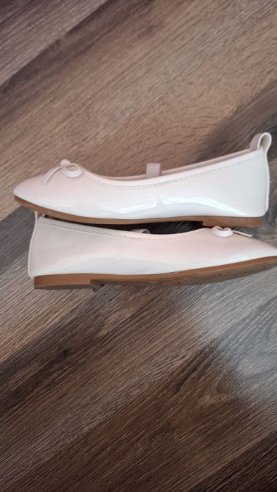 Детски бели балерини