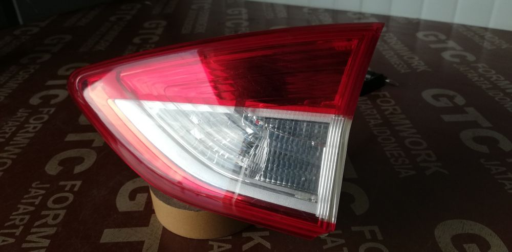 Ляв и десен стоп Ford Kuga 2 (2012-2019)