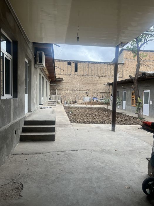 Chilonzorda 3 Sotix 10 *30m 5 xona uy