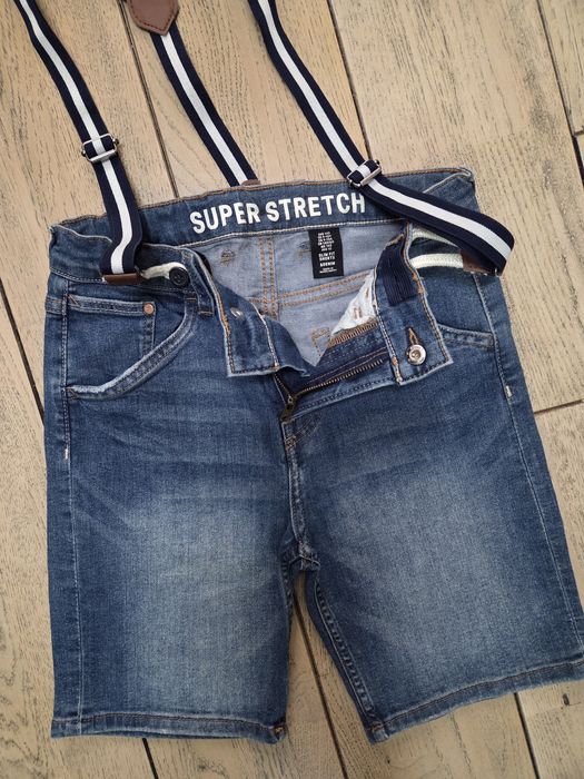 Уникален модел дънкови бермуди с тирани, р.140, възраст 9-10год.