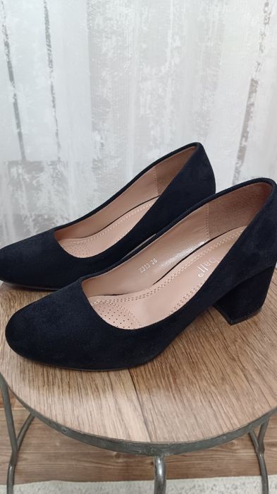 Замшевые туфли -лодочки