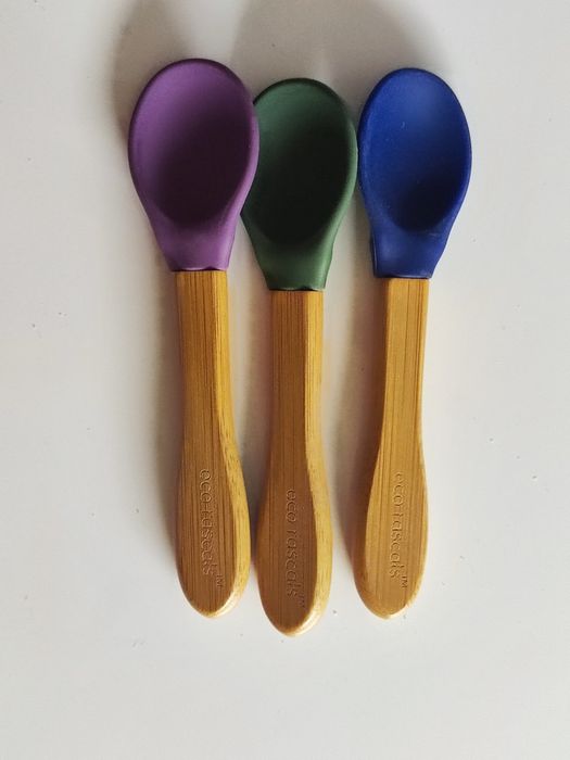 Бамбукови лъжички със силиконов накрайник.