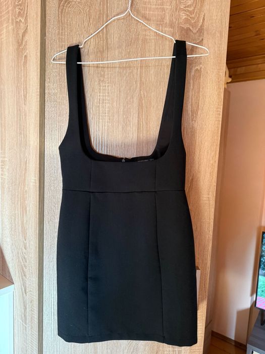 Rochie neagra mulata Stradivarius