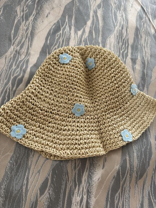 Продам рисовую шляпу