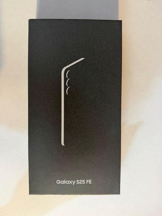 De vanzare Samsung s25 FE jetblack!