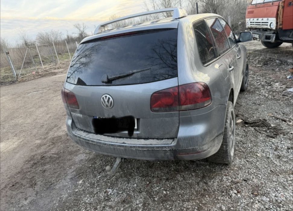 VW Touareg 2.5 На Части