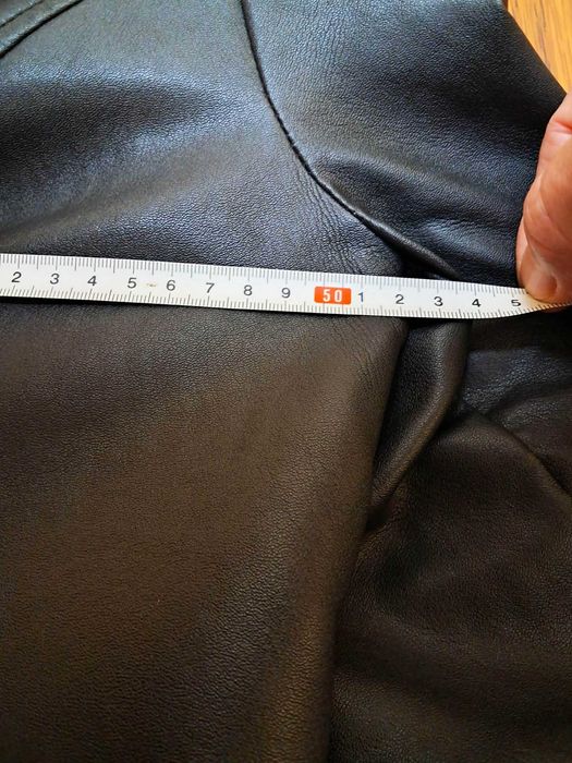 Продавам дамско манто естествена кожа номер 52