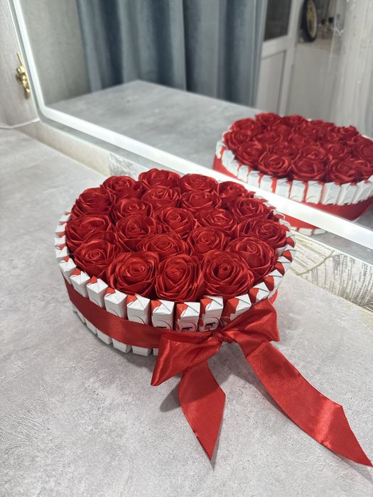 Цветы из ленты сделанно