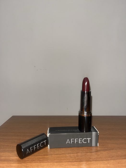 Мат червило AFFECT цвят Deep Affection - бордо