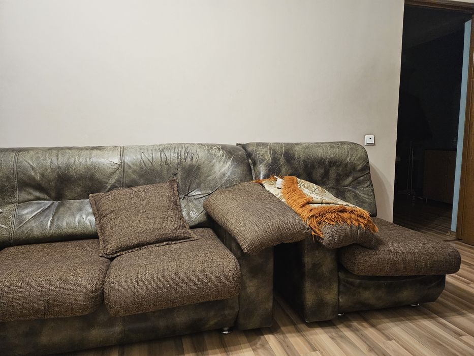 Диван углова кожаный