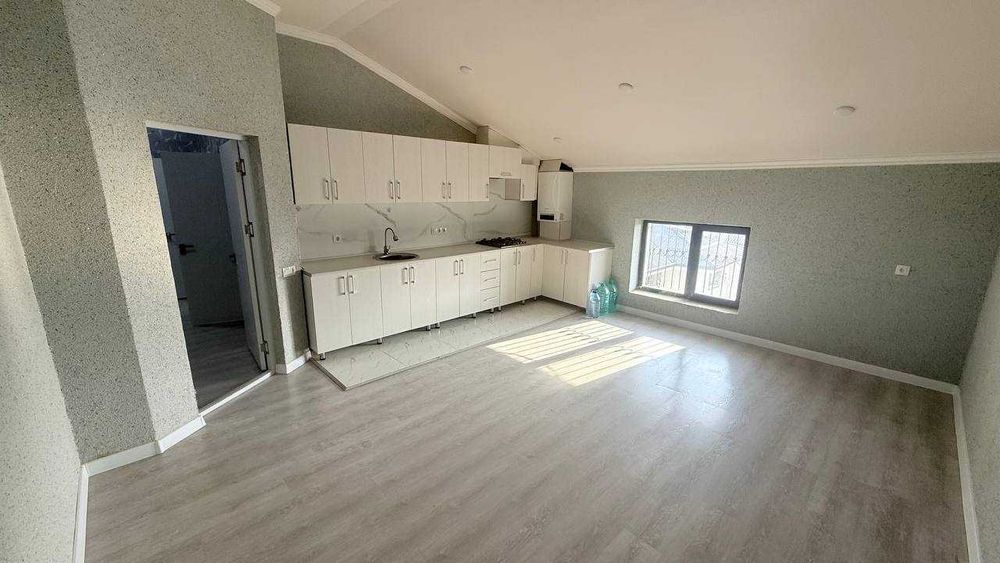 Яшнободда 3 хонали  квартира сотилади,124 м2, мансарда