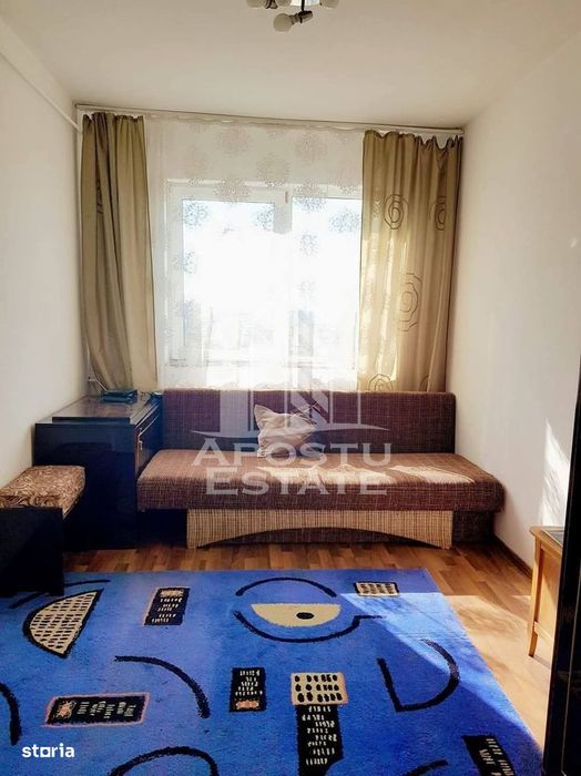 Apartament 4 camere, zona Vlaicu