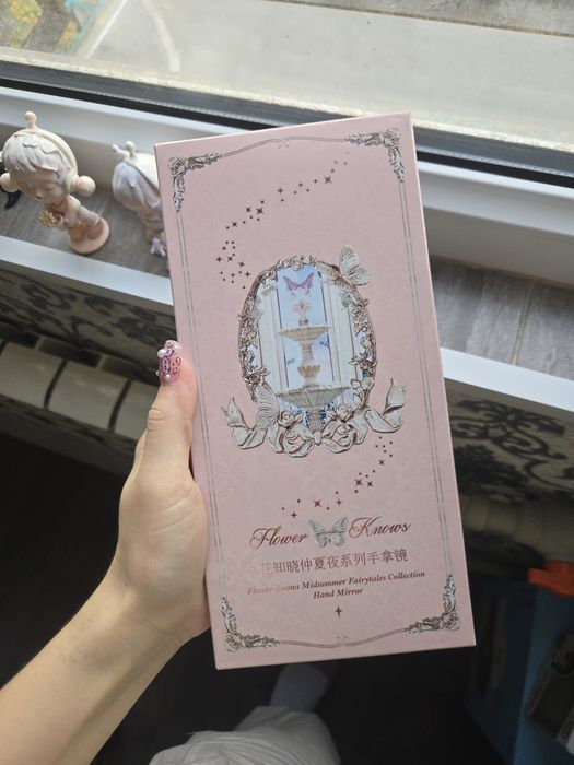 Продам зеркало Flower Knows