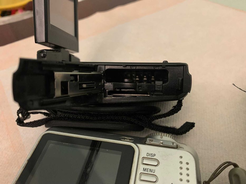 Camera video Easypix si Maginon