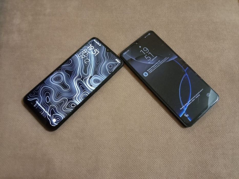 Продам два телефона