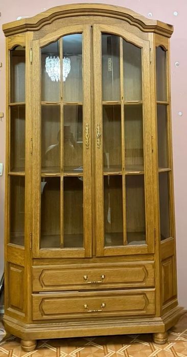 Продам сервант красивый