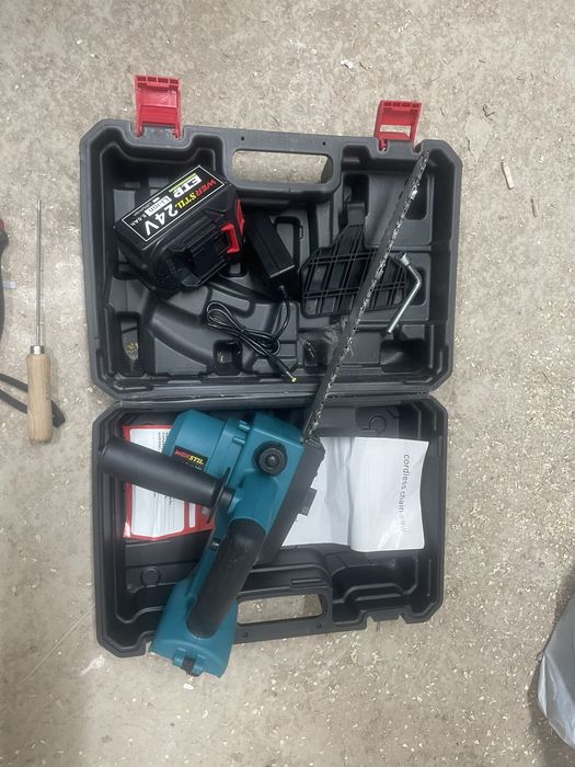 Резачка за дърва на батерии Werstil 30 см дъска