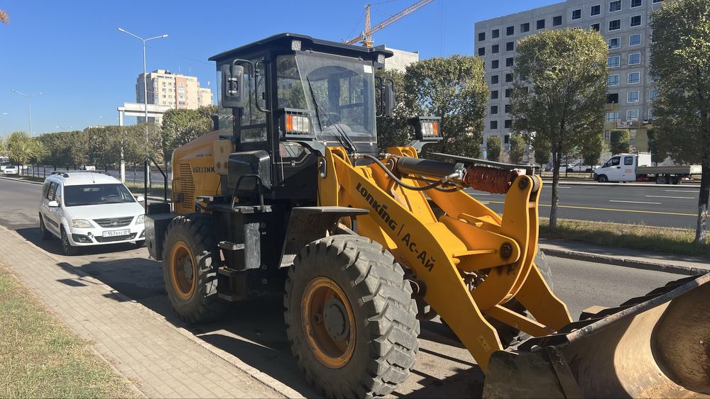 Фронтальный погрузчик 2-куб