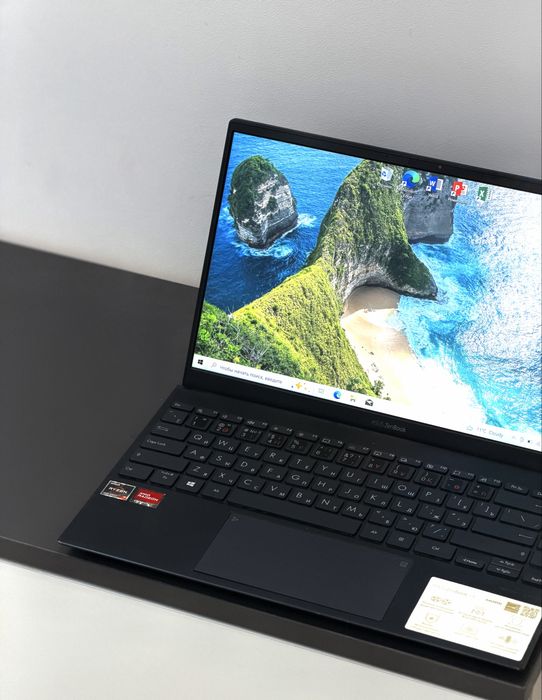 Продам ноутбук asus в отличном состоянии