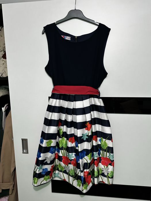 Рокля размер - S