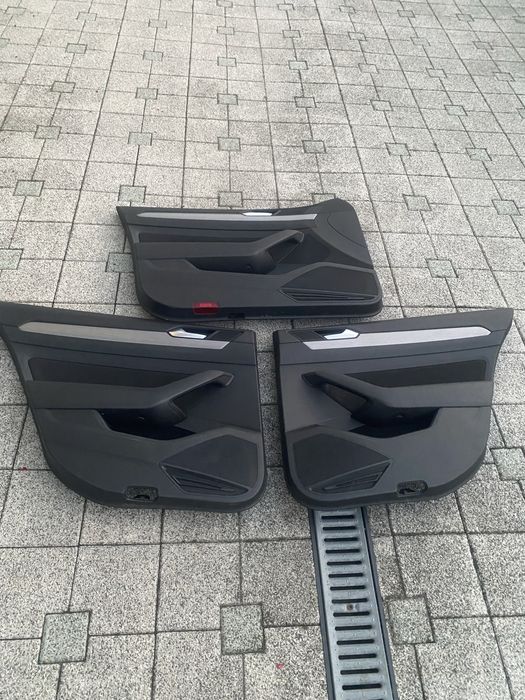 Fete usi VW pasat B8 S+D