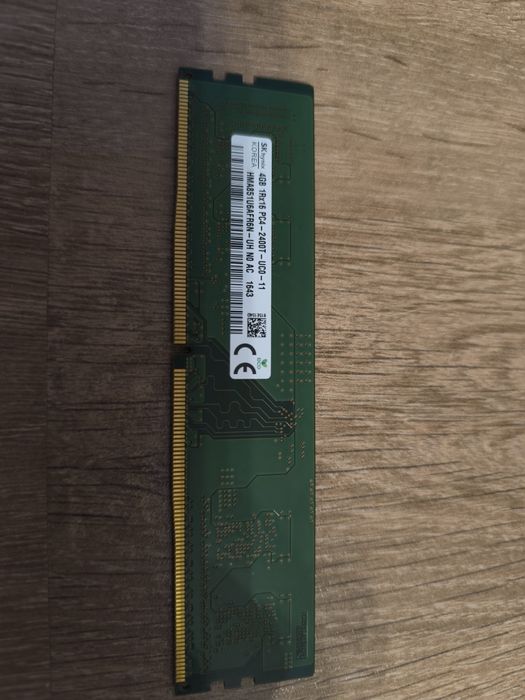 Оперативная память 4gb  DDR 4