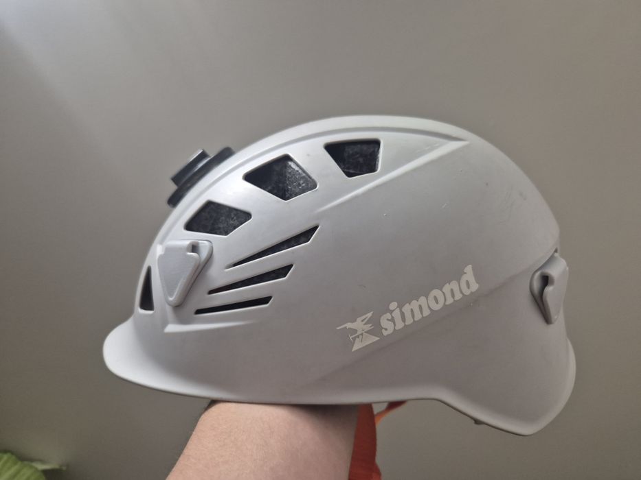 Каска для альпинизма simond