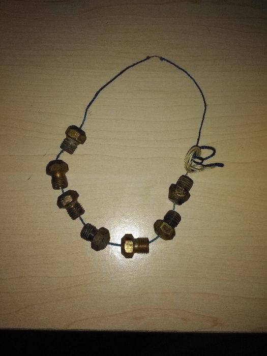Diuze ptr. aragaz sau arzător, ptr. cheie de 10, diametru filet 8 mm.