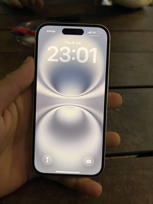 Iphone 16 alb.