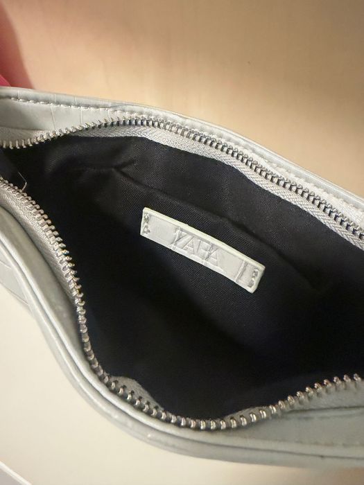 Чанта на марката zara