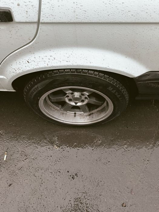 R 15 diska shirokiy universal