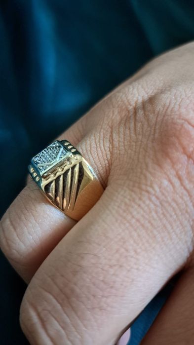 Продам золотой перстень
