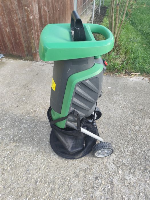 Tocător crengi electric