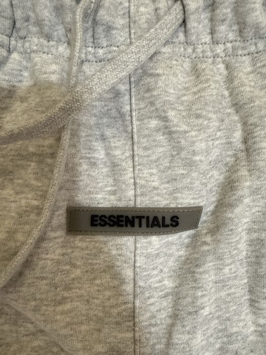 Essentials къси гащи