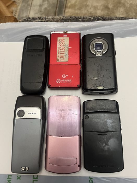 набор сотовых телефонов