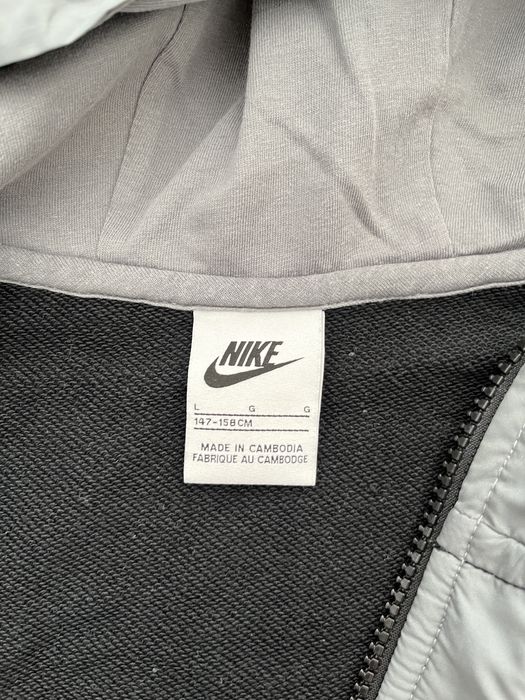 Vând hanorac Nike