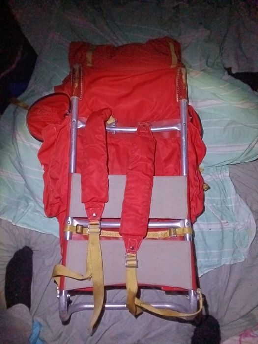 Продавам туристическа раница чисто нова