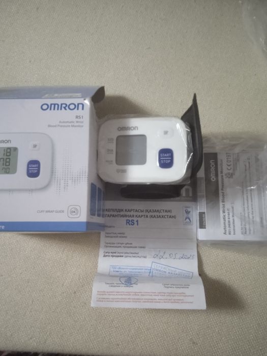 Продам тонометр для измерения давления Омирон на запястье импортный хо