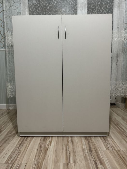 Срочно продаю шкаф универсал