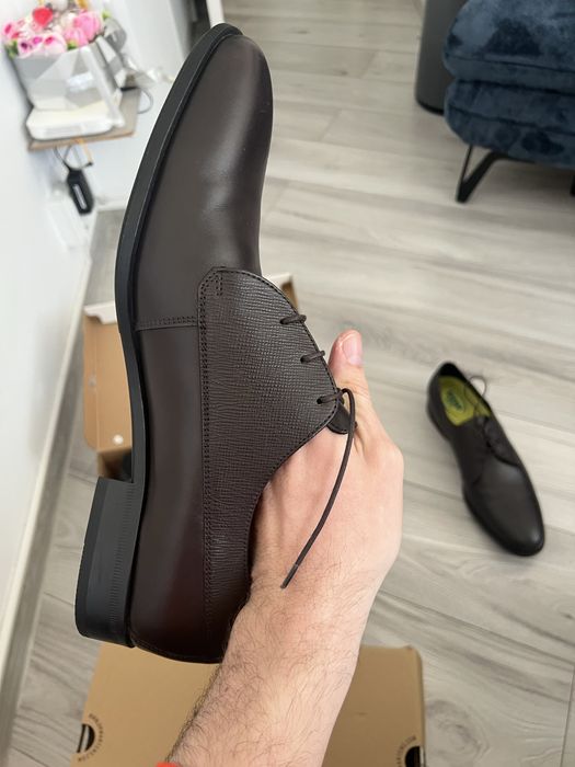 Vand pantofi boss marimea 48 purtati de 2 ori