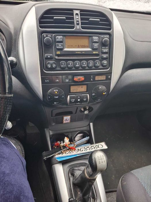 Прoдавам  Тойота RAV4